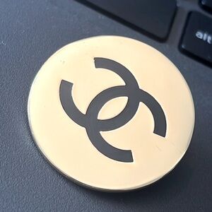 CHANEL pin